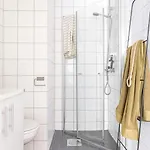 Modern 3br In Center *