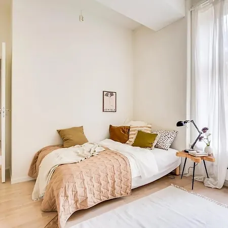 Apartment Modern 3br In Center *