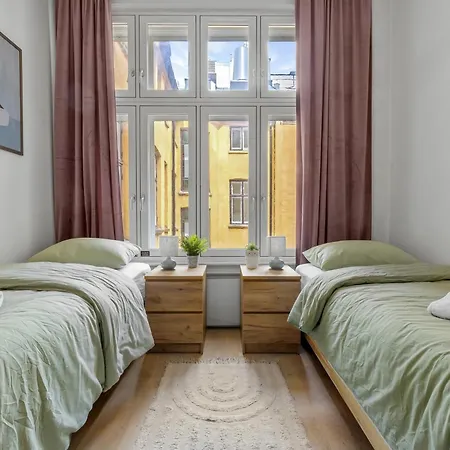 Modern 3br In Center *