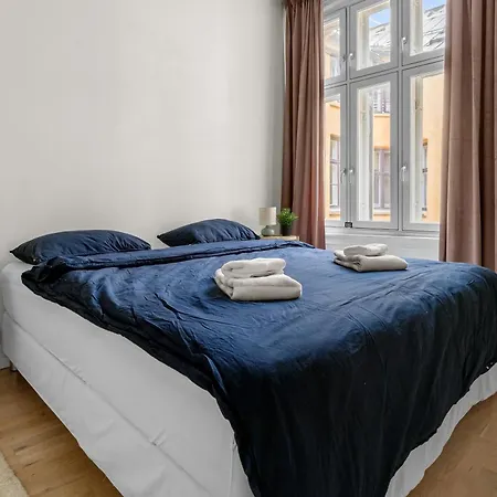 Modern 3br In Center Apartment