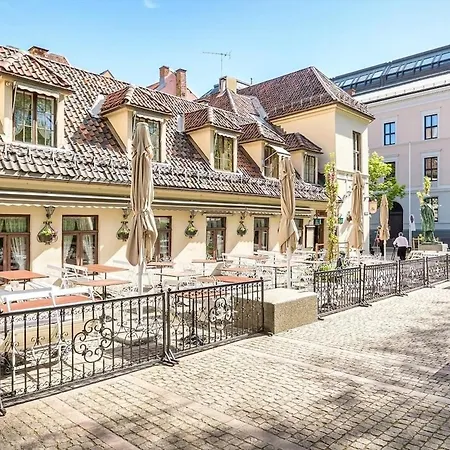 Modern 3br In Center