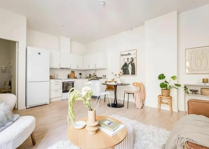 Apartment Modern 3br In Center *