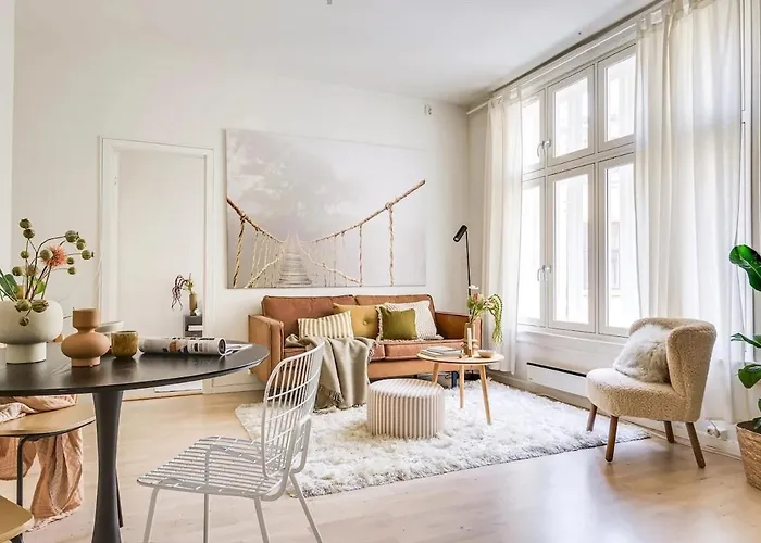 Modern 3br In Center Apartment *